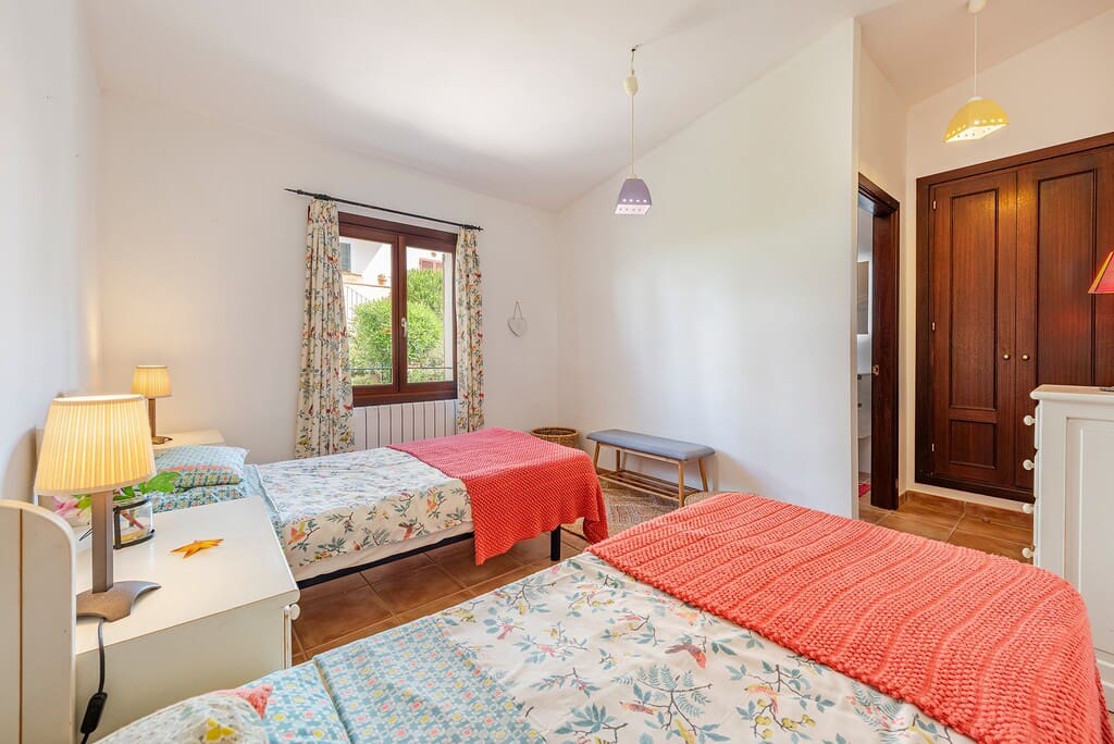 2 bedroom Townhouse for sale in Cala Murada with pool - € 525,000 (Ref: 9866730)