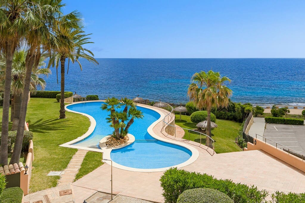 2 bedroom Townhouse for sale in Cala Murada with pool - € 525,000 (Ref: 9866730)