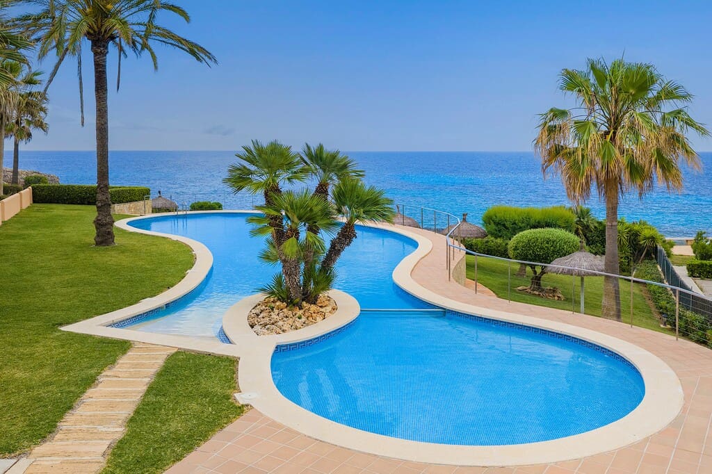 2 bedroom Townhouse for sale in Cala Murada with pool - € 525,000 (Ref: 9866730)