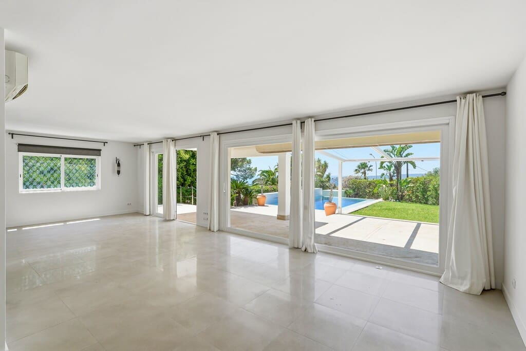 6 bedroom Villa for sale in Costa d'en Blanes with pool garage - € 3,200,000 (Ref: 9868380)