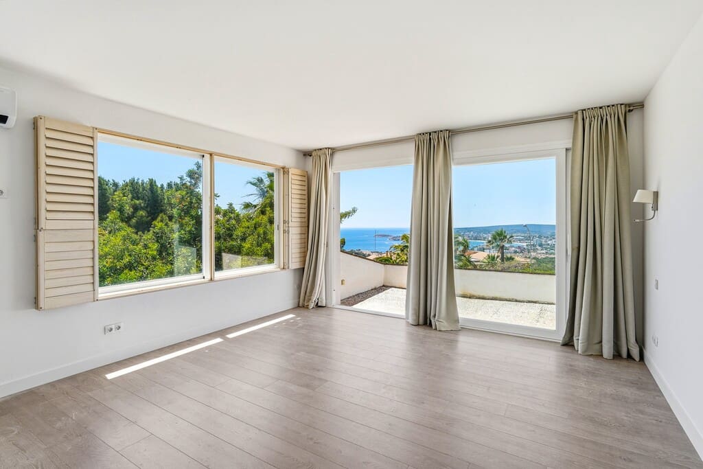 6 bedroom Villa for sale in Costa d'en Blanes with pool garage - € 3,200,000 (Ref: 9868380)