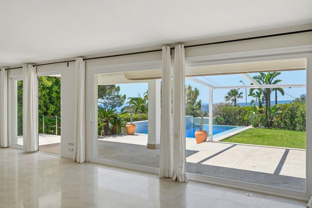 6 bedroom Villa for sale in Costa d'en Blanes with pool garage - € 3,200,000 (Ref: 9868380)