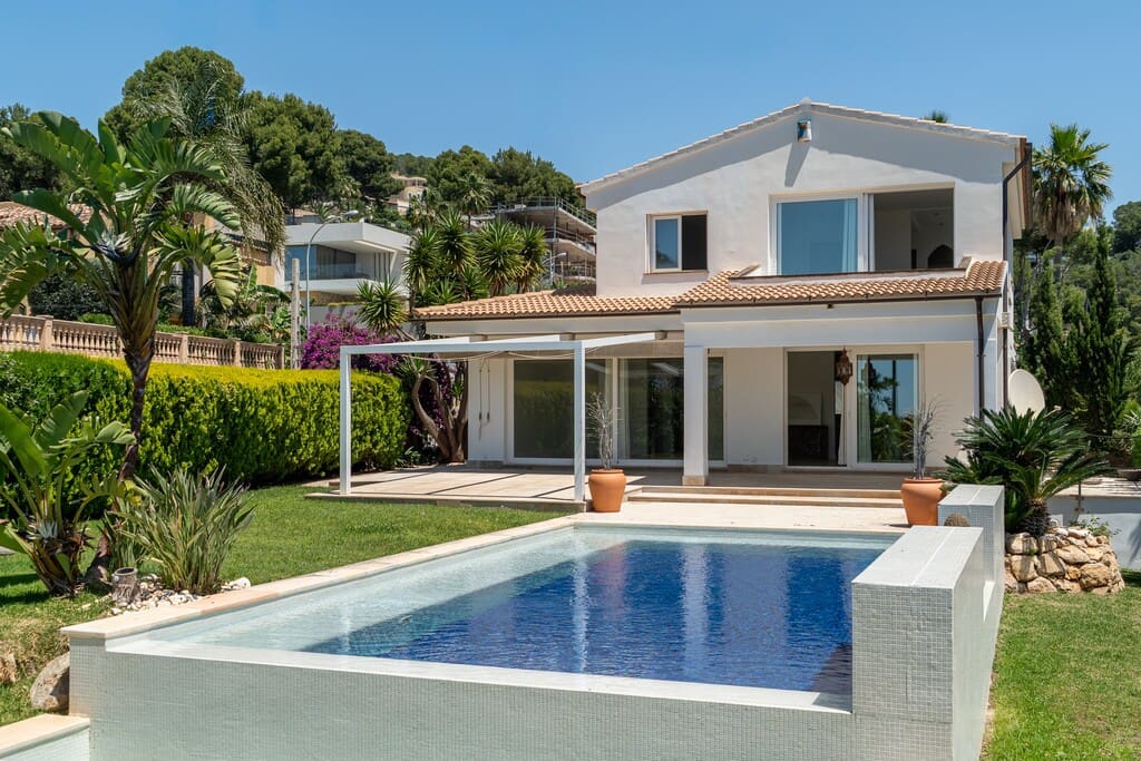 6 bedroom Villa for sale in Costa d'en Blanes with pool garage - € 3,200,000 (Ref: 9868380)
