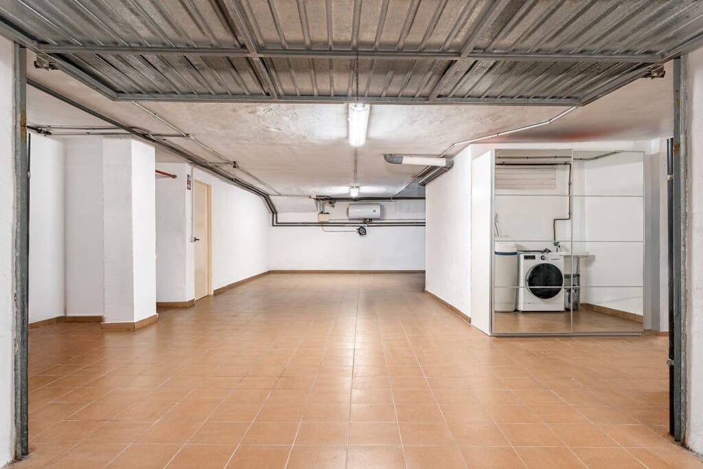 4 sypialnia Dom na sprzedaż w Consell z garażem - 850 000 € (Ref: 9875799)