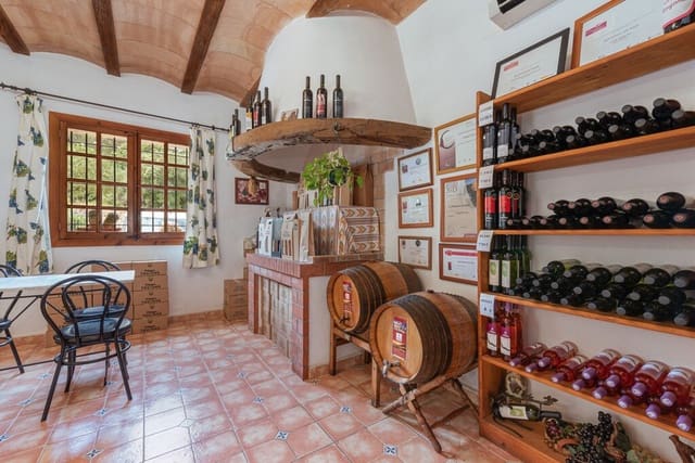 Bedrijf te koop in Santa Eugènia - € 2.350.000 (Ref: 9889935)