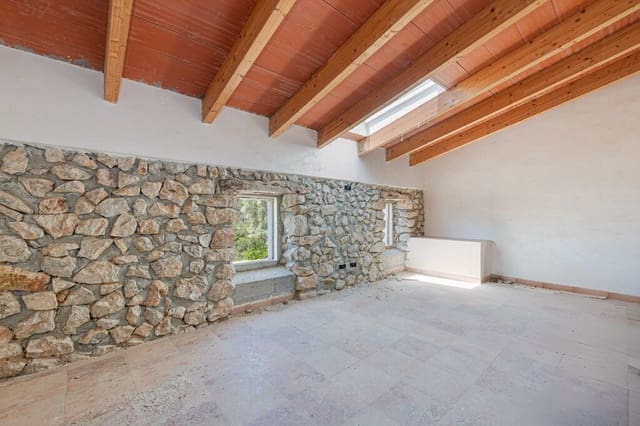 3 bedroom Finca/Country House for sale in Pollensa / Pollença - € 1,795,000 (Ref: 9904020)