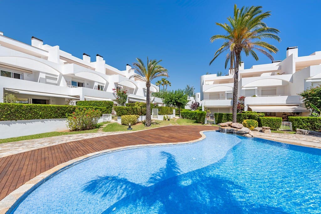Casa de 4 habitaciones en Pollensa / Pollença en venta con piscina garaje - 1.650.000 € (Ref: 9921863)