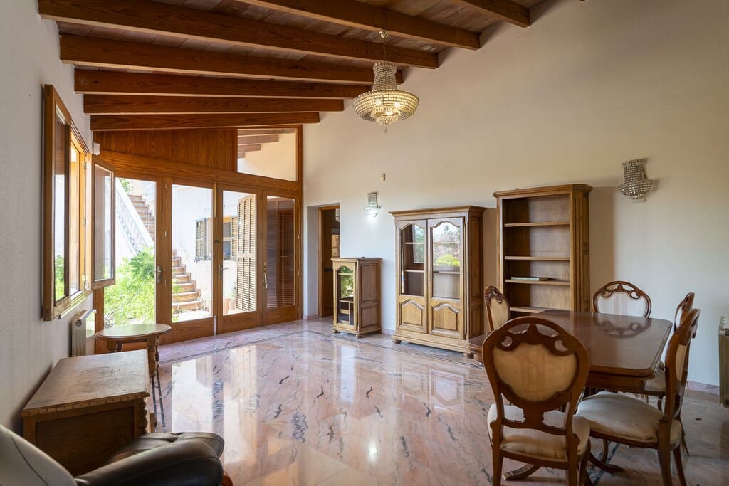 5 bedroom Villa for sale in Marratxi with pool - € 1,890,000 (Ref: 9935999)