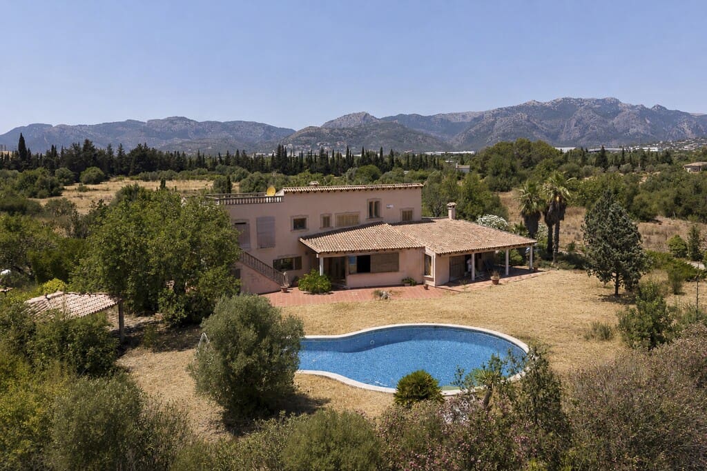 5 bedroom Villa for sale in Marratxi with pool - € 1,890,000 (Ref: 9935999)