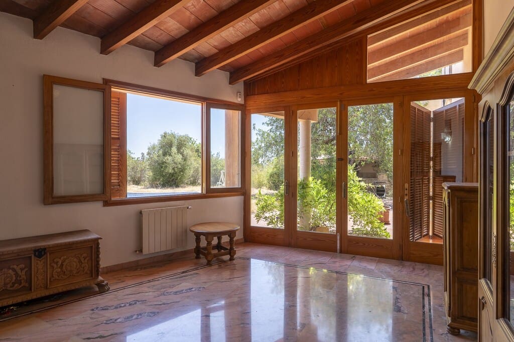 5 bedroom Villa for sale in Marratxi with pool - € 1,890,000 (Ref: 9935999)
