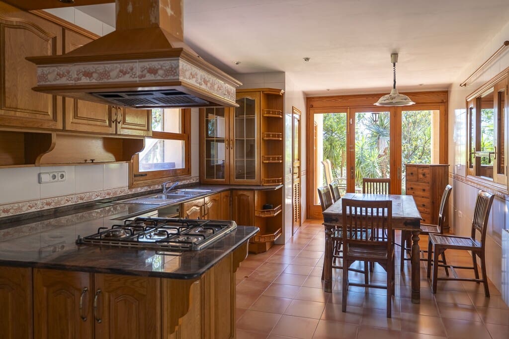 5 bedroom Villa for sale in Marratxi with pool - € 1,890,000 (Ref: 9935999)