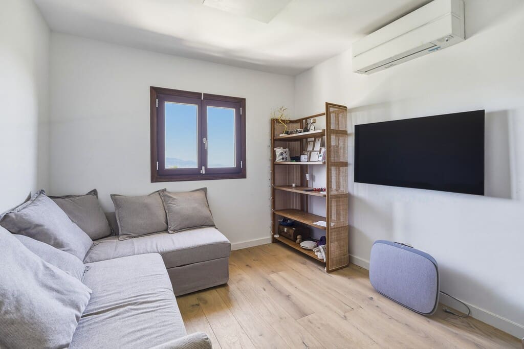 4 bedroom Villa for sale in Esporles with pool garage - € 1,499,000 (Ref: 9937648)