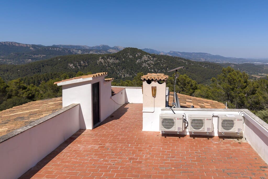 4 bedroom Villa for sale in Esporles with pool garage - € 1,499,000 (Ref: 9937648)