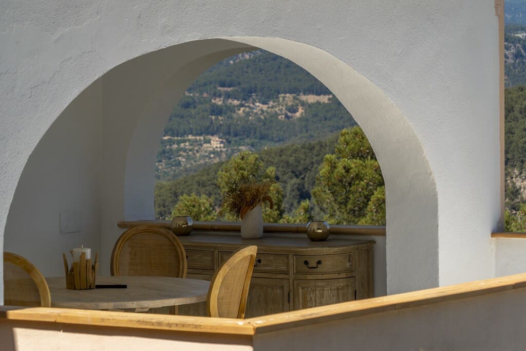4 bedroom Villa for sale in Esporles with pool garage - € 1,499,000 (Ref: 9937648)