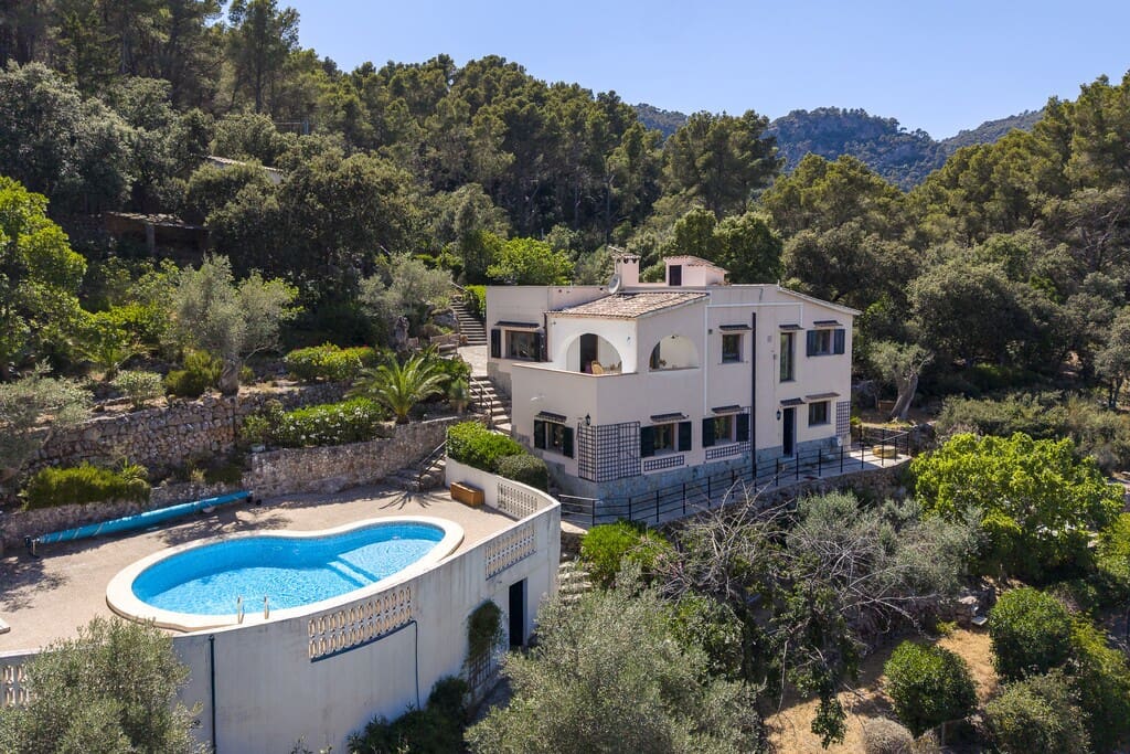 4 bedroom Villa for sale in Esporles with pool garage - € 1,499,000 (Ref: 9937648)