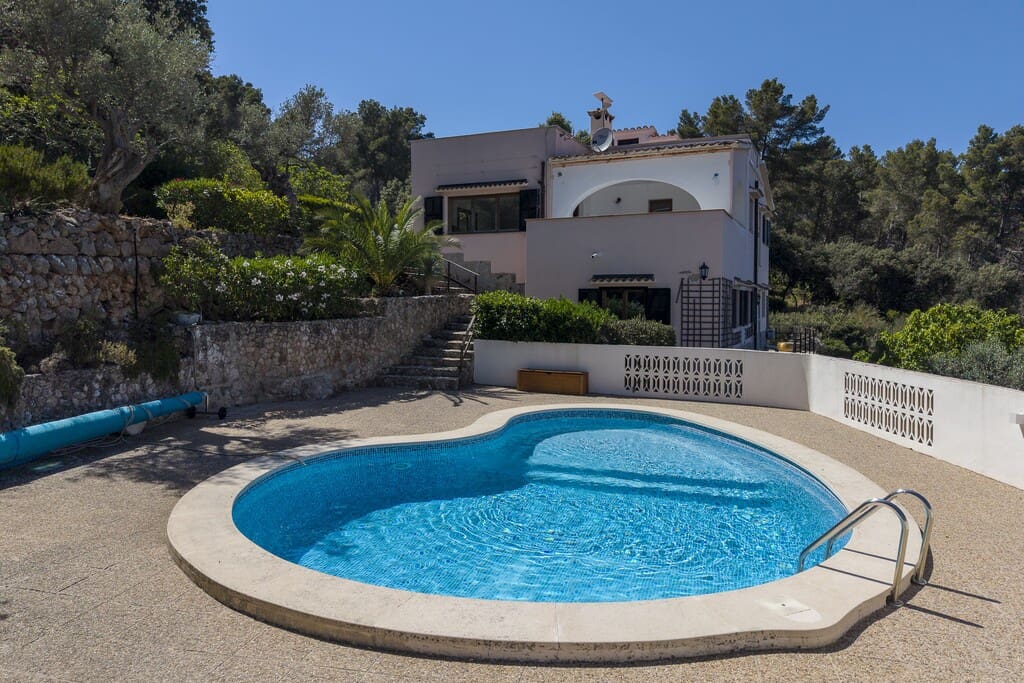 4 bedroom Villa for sale in Esporles with pool garage - € 1,499,000 (Ref: 9937648)