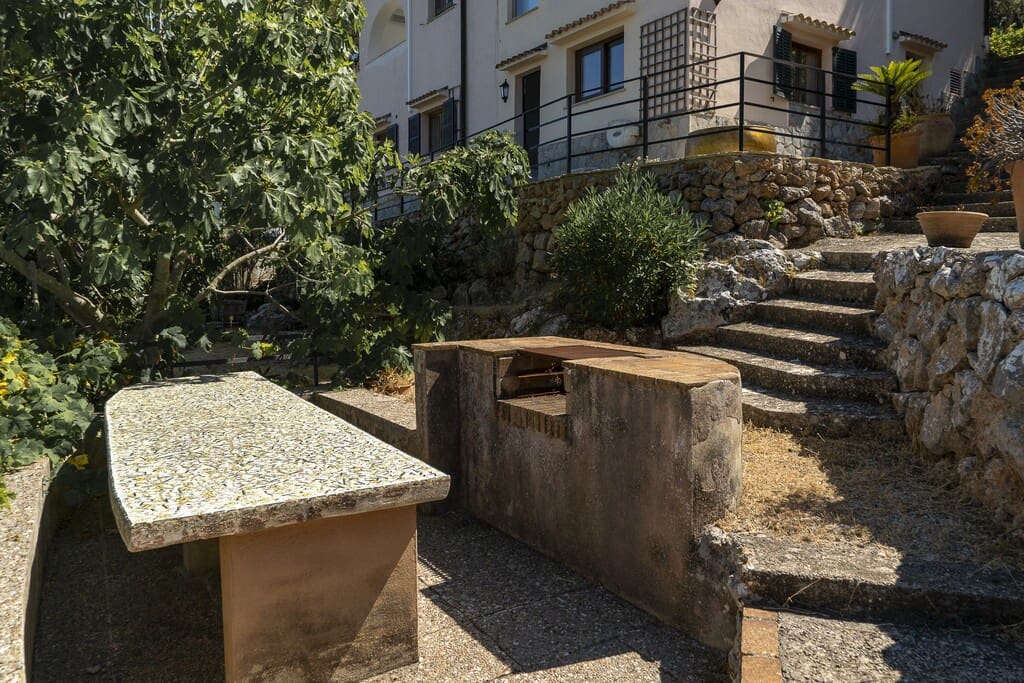4 bedroom Villa for sale in Esporles with pool garage - € 1,499,000 (Ref: 9937648)