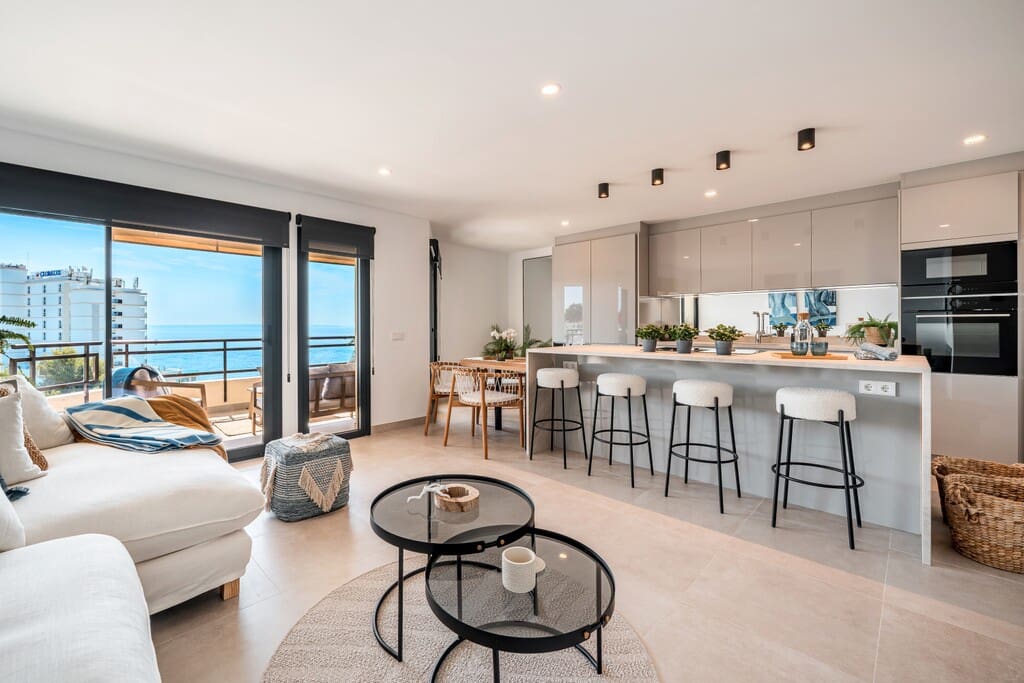 2 slaapkamer Appartement te koop in Cala Vinyes / Cala Vinyas / Cala Vinas met zwembad - € 925.000 (Ref: 9947398)