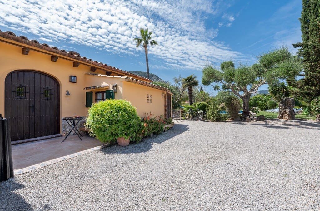 4 bedroom Finca/Country House for sale in Pollensa / Pollenca with pool - € 895,000 (Ref: 9957583)