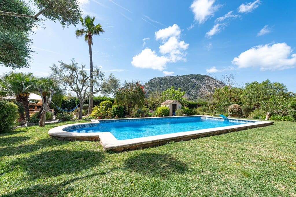4 bedroom Finca/Country House for sale in Pollensa / Pollenca with pool - € 895,000 (Ref: 9957583)