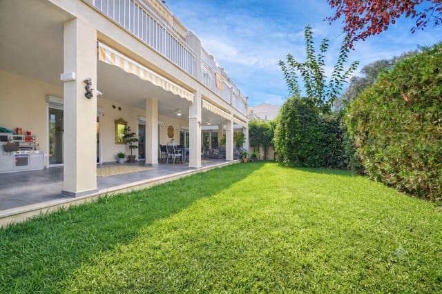 4 soveværelse Lejlighed til salg i Port de Pollença, Pollensa / Pollença med swimmingpool - € 845.000 (Ref: 9966290)