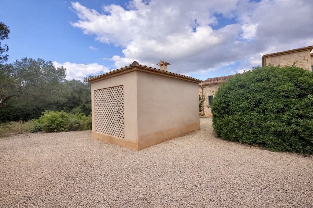 3 soveværelse Finca/Landehus til salg i Ses Salines med swimmingpool garage - € 2.400.000 (Ref: 9974937)