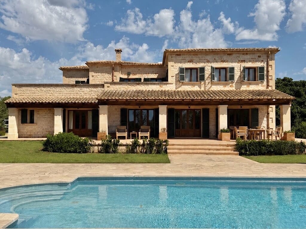 3 soveværelse Finca/Landehus til salg i Ses Salines med swimmingpool garage - € 2.400.000 (Ref: 9974937)