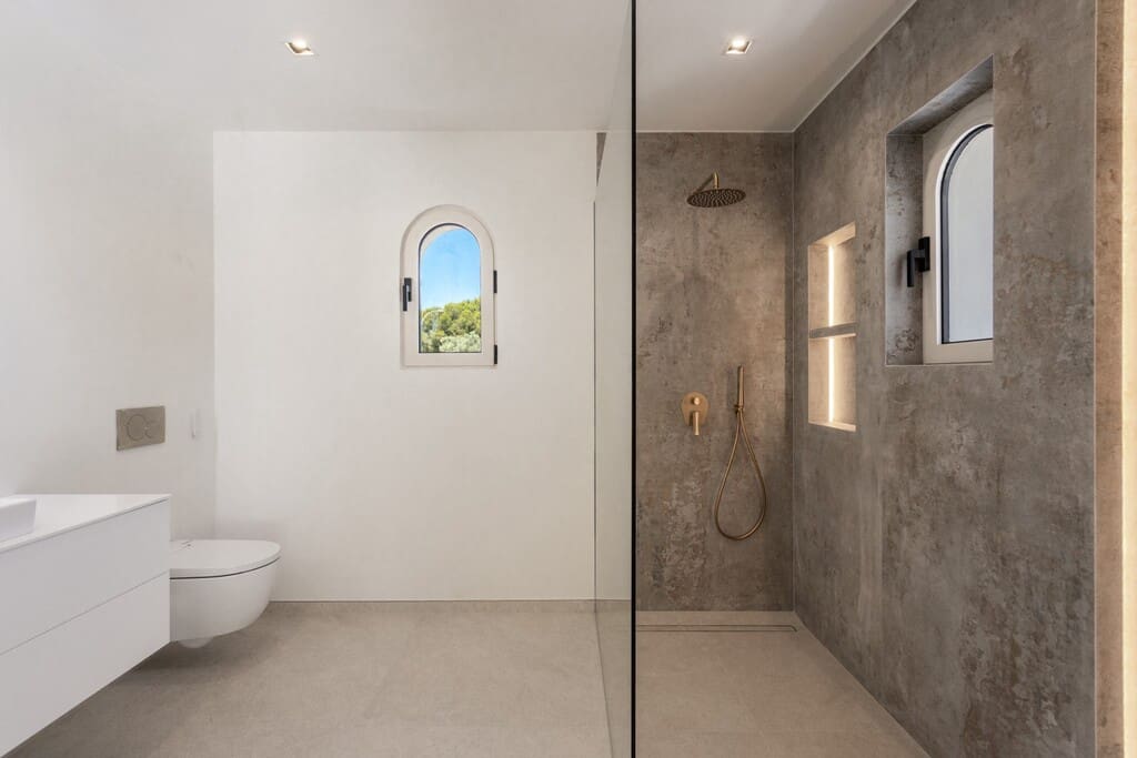 3 soverom Villa til salgs i Santa Ponsa med svømmebasseng garasje - € 2 300 000 (Ref: 9984497)