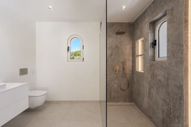 3 soverom Villa til salgs i Santa Ponsa, Calvià med svømmebasseng garasje - € 2 300 000 (Ref: 9984497)