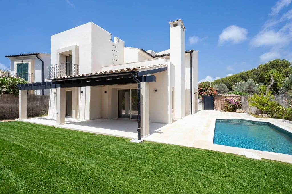 3 soverom Villa til salgs i Santa Ponsa med svømmebasseng garasje - € 2 300 000 (Ref: 9984497)