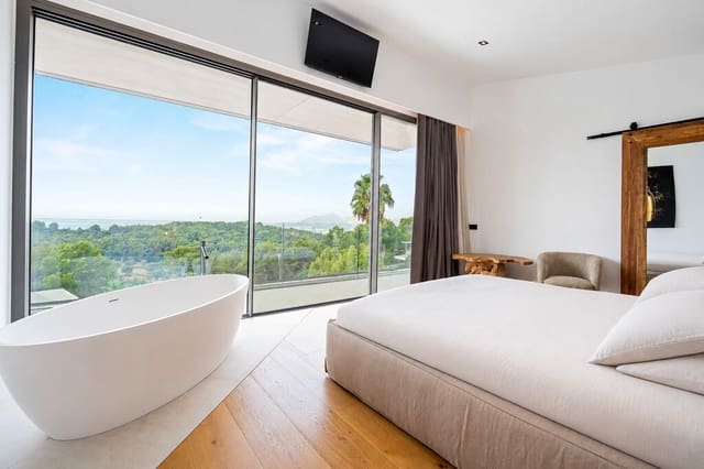 3 sypialnia Willa na sprzedaż w Mal Pas-Bon Aire, Alcúdia z basenem - 3 680 000 € (Ref: 9993888)