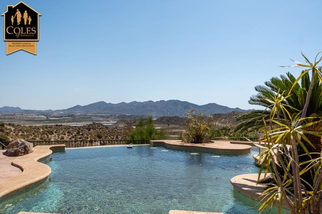 Chalet de 4 habitaciones en Desert Springs, Cuevas del Almanzora en venta con piscina garaje - 725.000 € (Ref: 10021446)