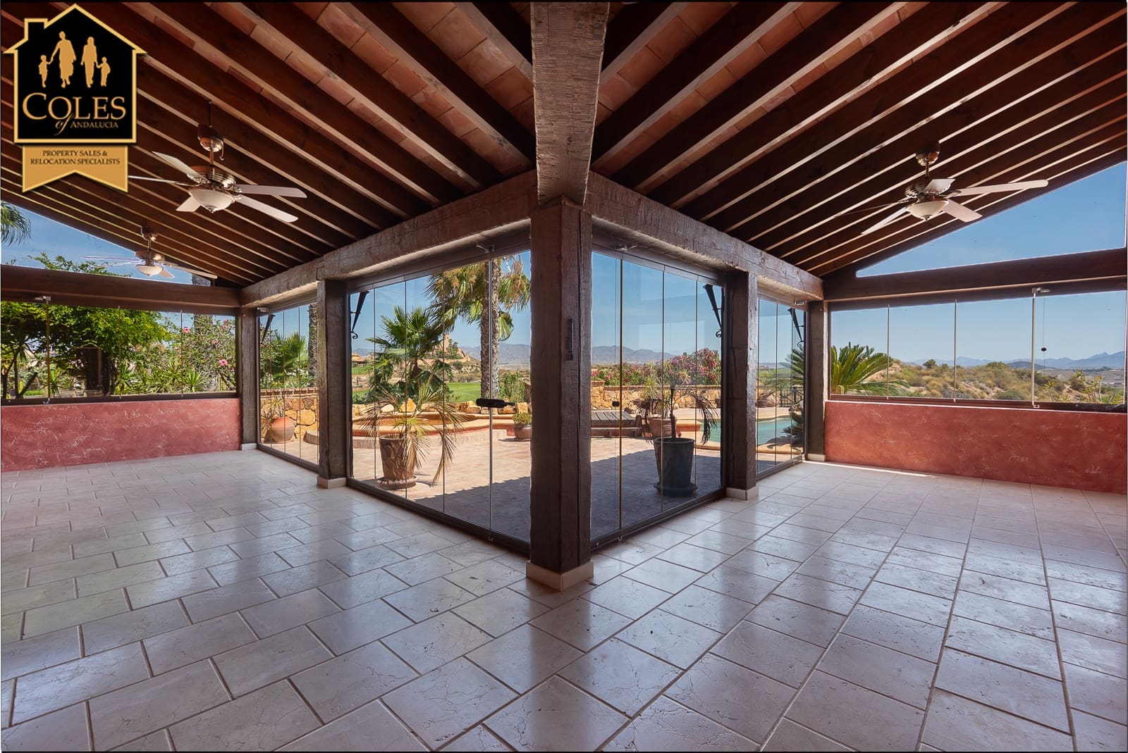 Chalet de 4 habitaciones en Desert Springs en venta con piscina garaje - 725.000 € (Ref: 10021446)