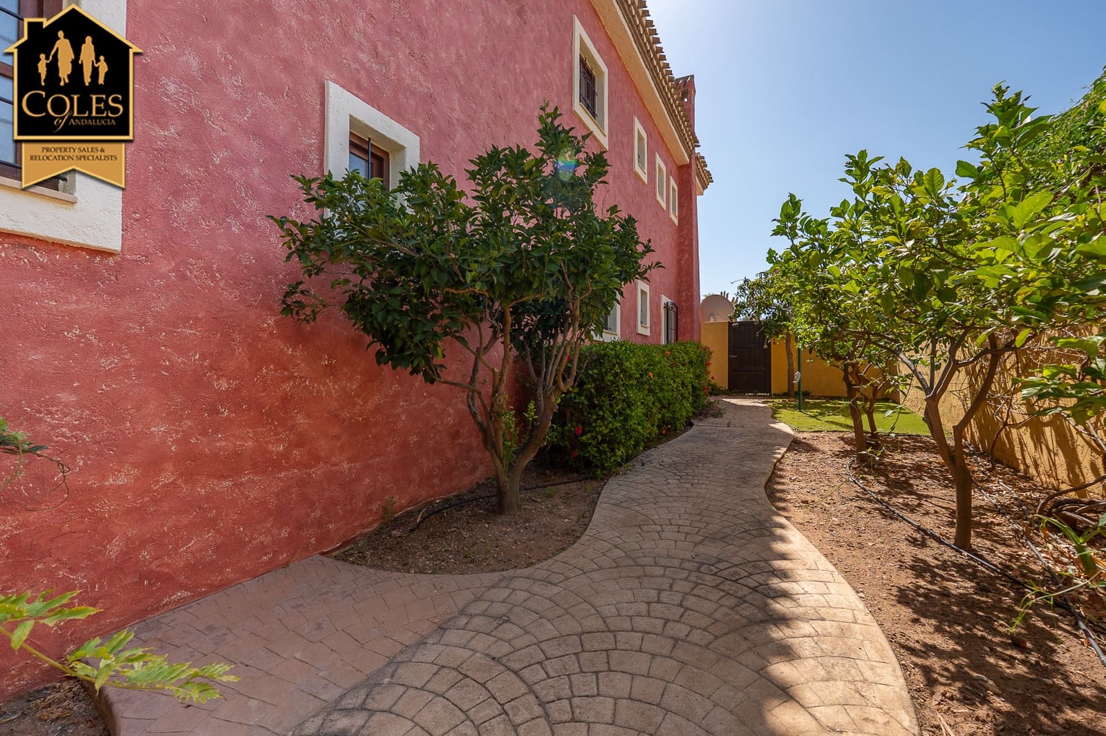 Chalet de 4 habitaciones en Desert Springs en venta con piscina garaje - 725.000 € (Ref: 10021446)