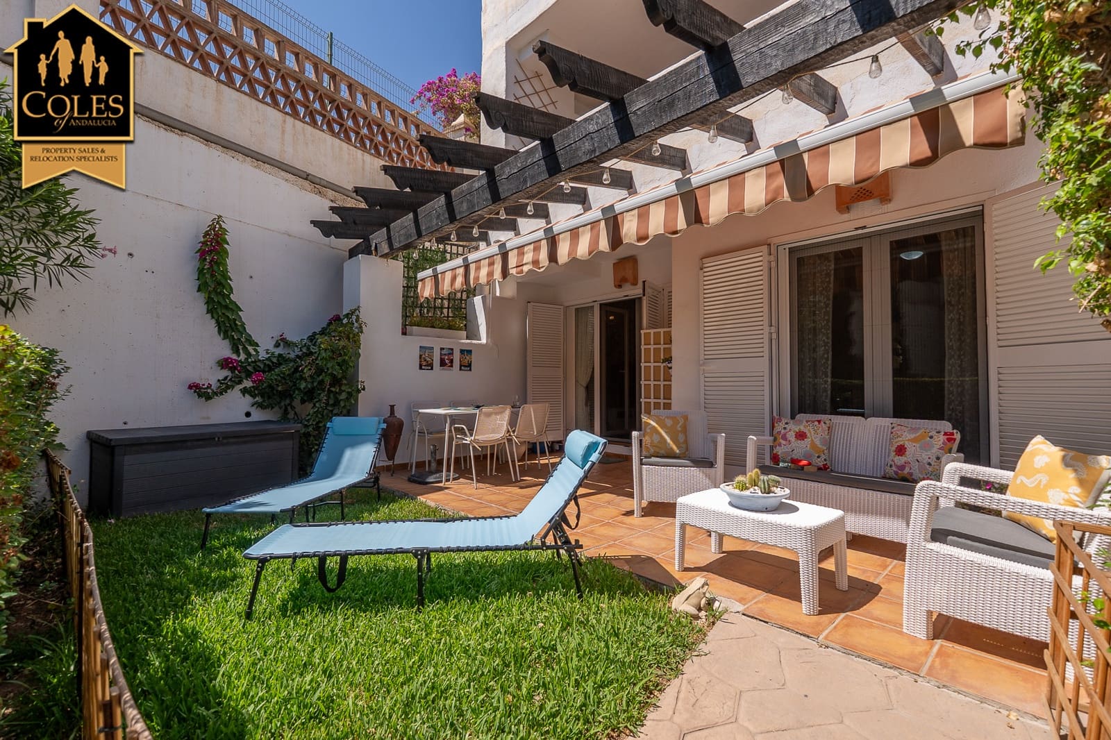 2 bedroom Beach Apartment for sale in Mojacar with pool garage - € 269,950 (Ref: 10023002)