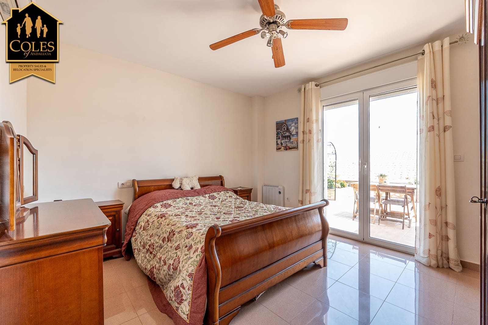 Chalet de 3 habitaciones en Arboleas en venta con piscina garaje - 325.000 € (Ref: 10023164)
