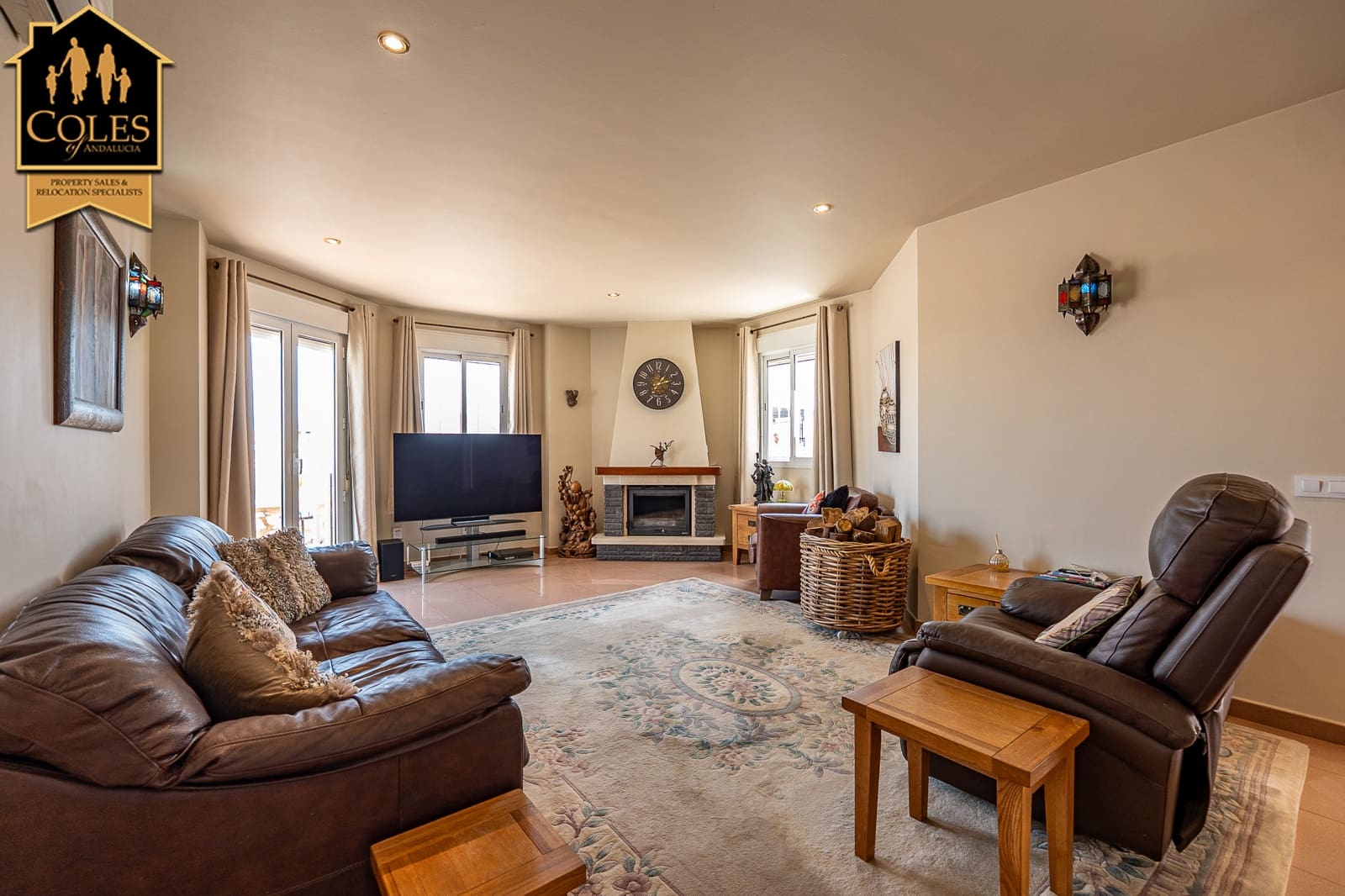 Chalet de 3 habitaciones en Arboleas en venta con piscina garaje - 325.000 € (Ref: 10023164)