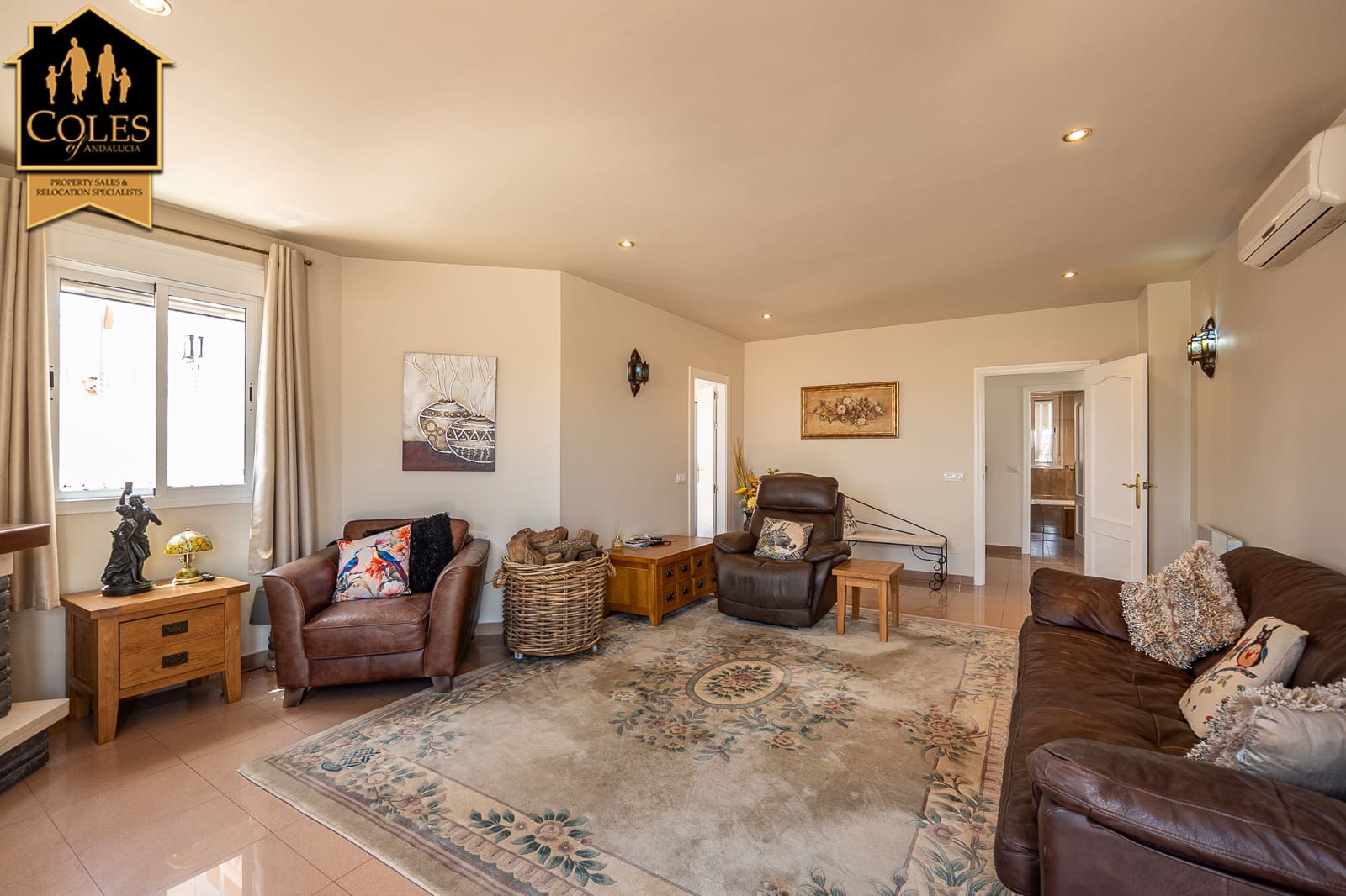 Chalet de 3 habitaciones en Arboleas en venta con piscina garaje - 325.000 € (Ref: 10023164)
