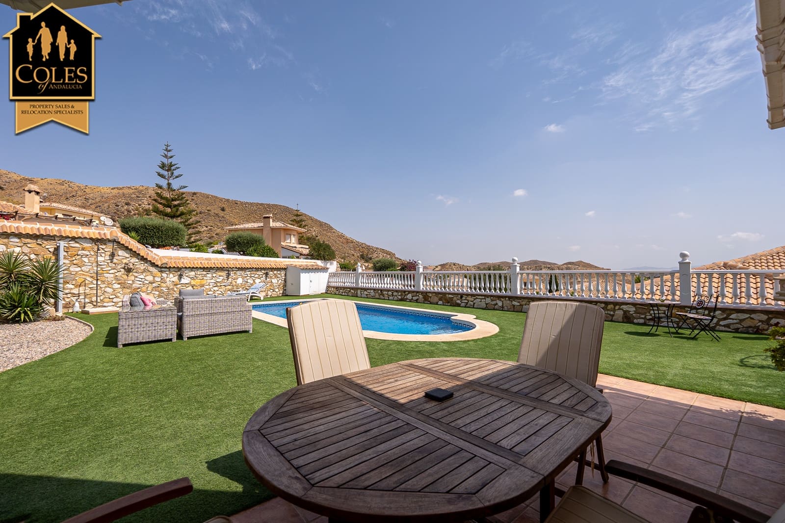 Chalet de 3 habitaciones en Arboleas en venta con piscina garaje - 325.000 € (Ref: 10023164)