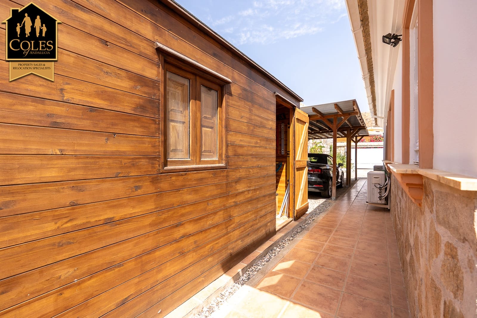 Chalet de 3 habitaciones en Arboleas en venta con piscina garaje - 325.000 € (Ref: 10023164)