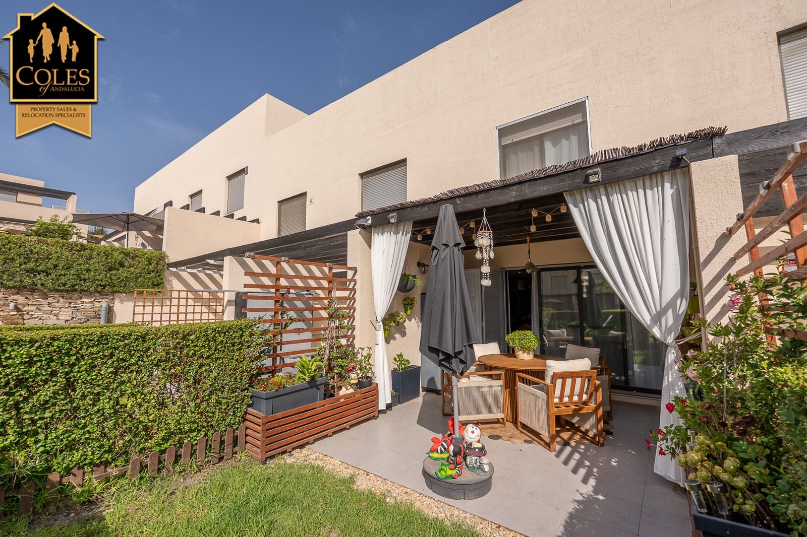 2 soveværelse Byhus til salg i Valle del Este med swimmingpool garage - € 275.000 (Ref: 10052151)
