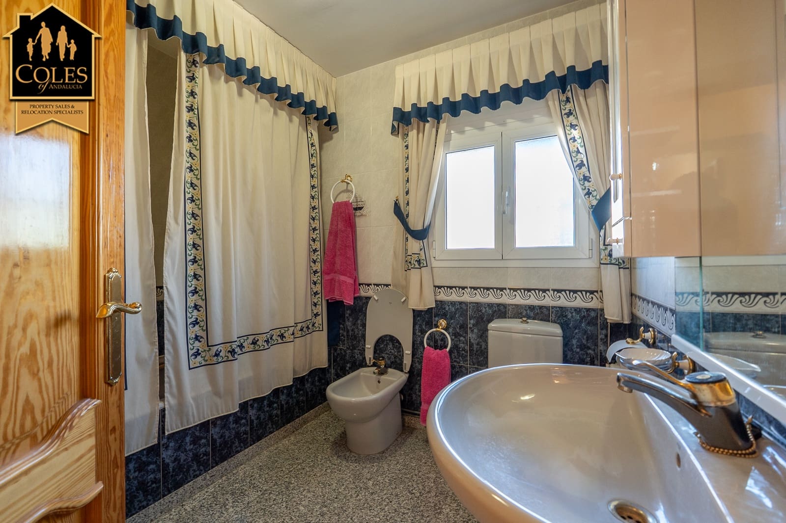 7 soverom Villa til salgs i Oria med garasje - € 499 000 (Ref: 10052156)