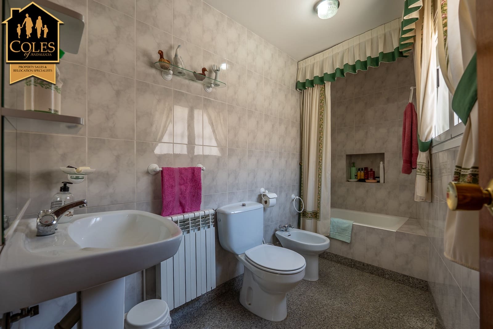 7 soverom Villa til salgs i Oria med garasje - € 499 000 (Ref: 10052156)