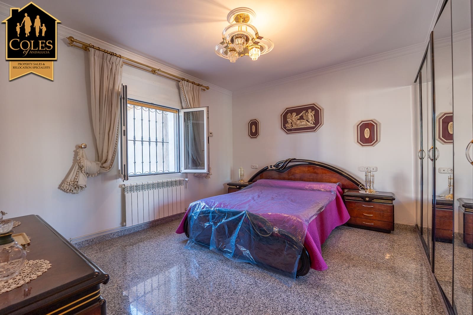 7 soverom Villa til salgs i Oria med garasje - € 499 000 (Ref: 10052156)