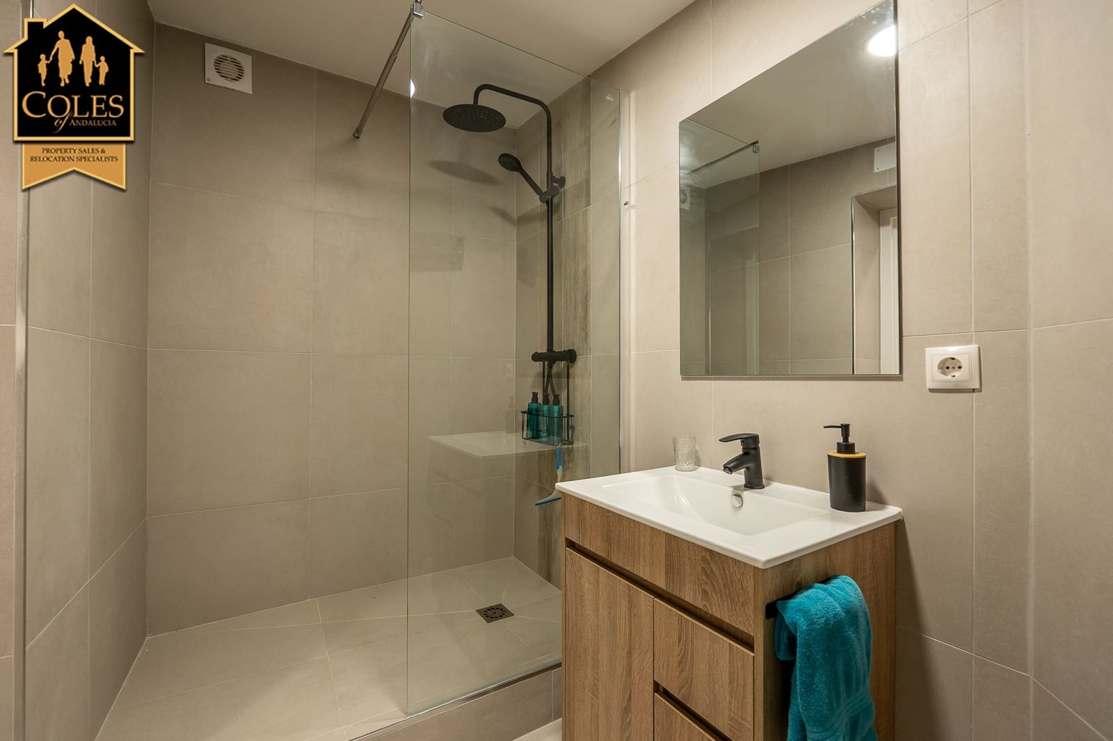 6 Zimmer Villa zu verkaufen in Cariatiz mit Pool Garage - 380.000 € (Ref: 10094689)