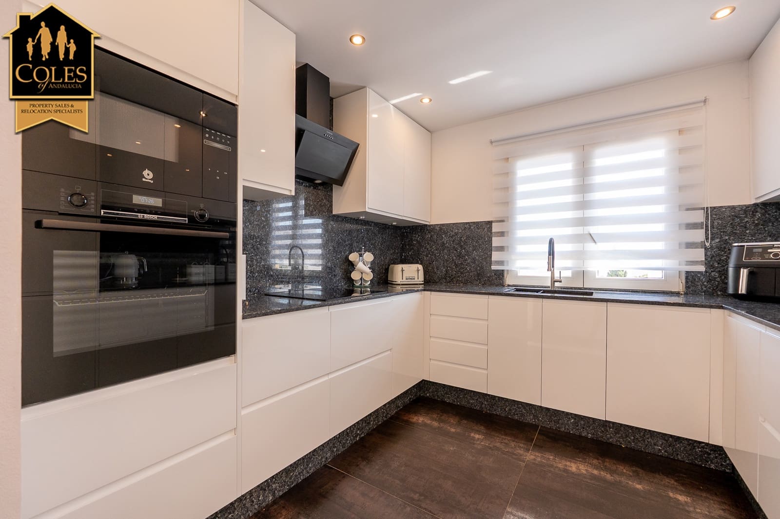 6 slaapkamer Villa te koop in Mojacar met garage - € 695.000 (Ref: 10098814)