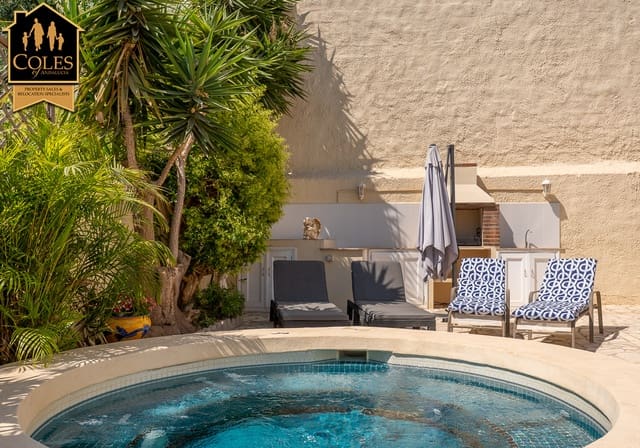 6 slaapkamer Villa te koop in Mojácar met garage - € 695.000 (Ref: 10098814)