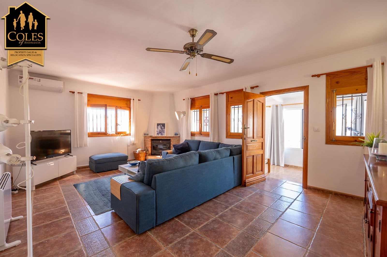 4 bedroom Villa for sale in Arboleas with pool garage - € 299,999 (Ref: 10124728)