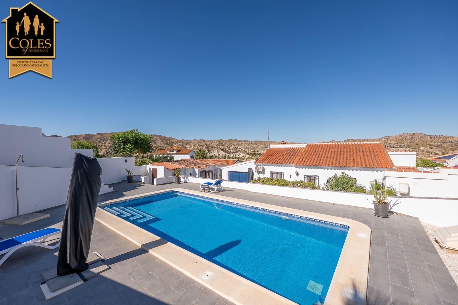 4 bedroom Villa for sale in Arboleas with pool garage - € 299,999 (Ref: 10124728)