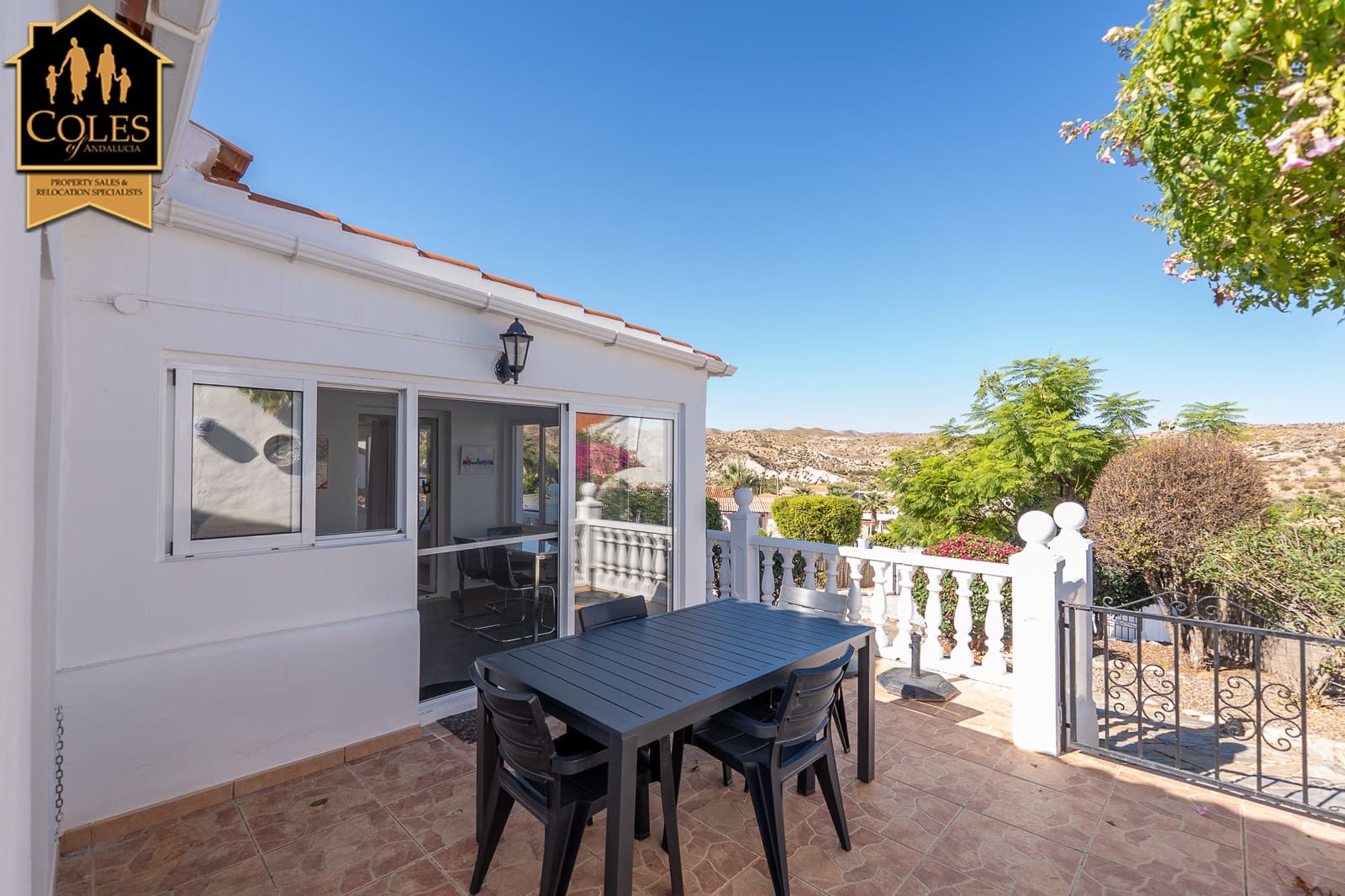 4 bedroom Villa for sale in Arboleas with pool garage - € 299,999 (Ref: 10124728)